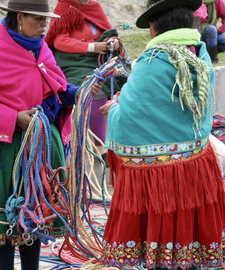 ECUADOR_UEQT_femmes-au-marche-de-guamote-en-equateur-victor-yann-14958