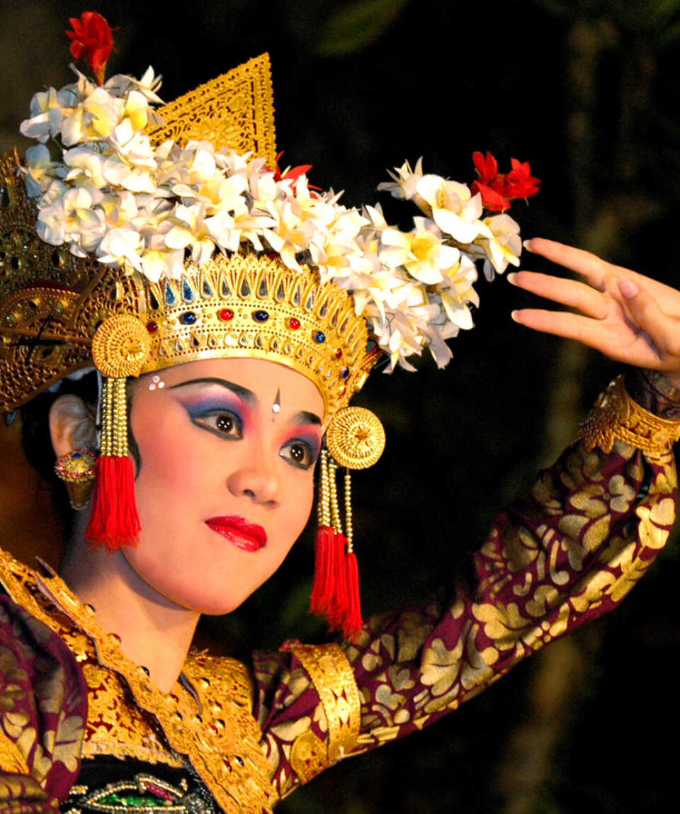 INDONESIA_AIBAKOM_danseuse-traditionnelle-bali-4767