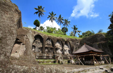 INDONESIA_AIBATREK_vue-sur-le-temple-de-gunug-kawi-brad-pict-28092